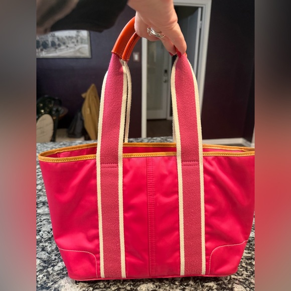 Coach Fuchsia Tote with Tangerine Handles - Picture 4 of 11
